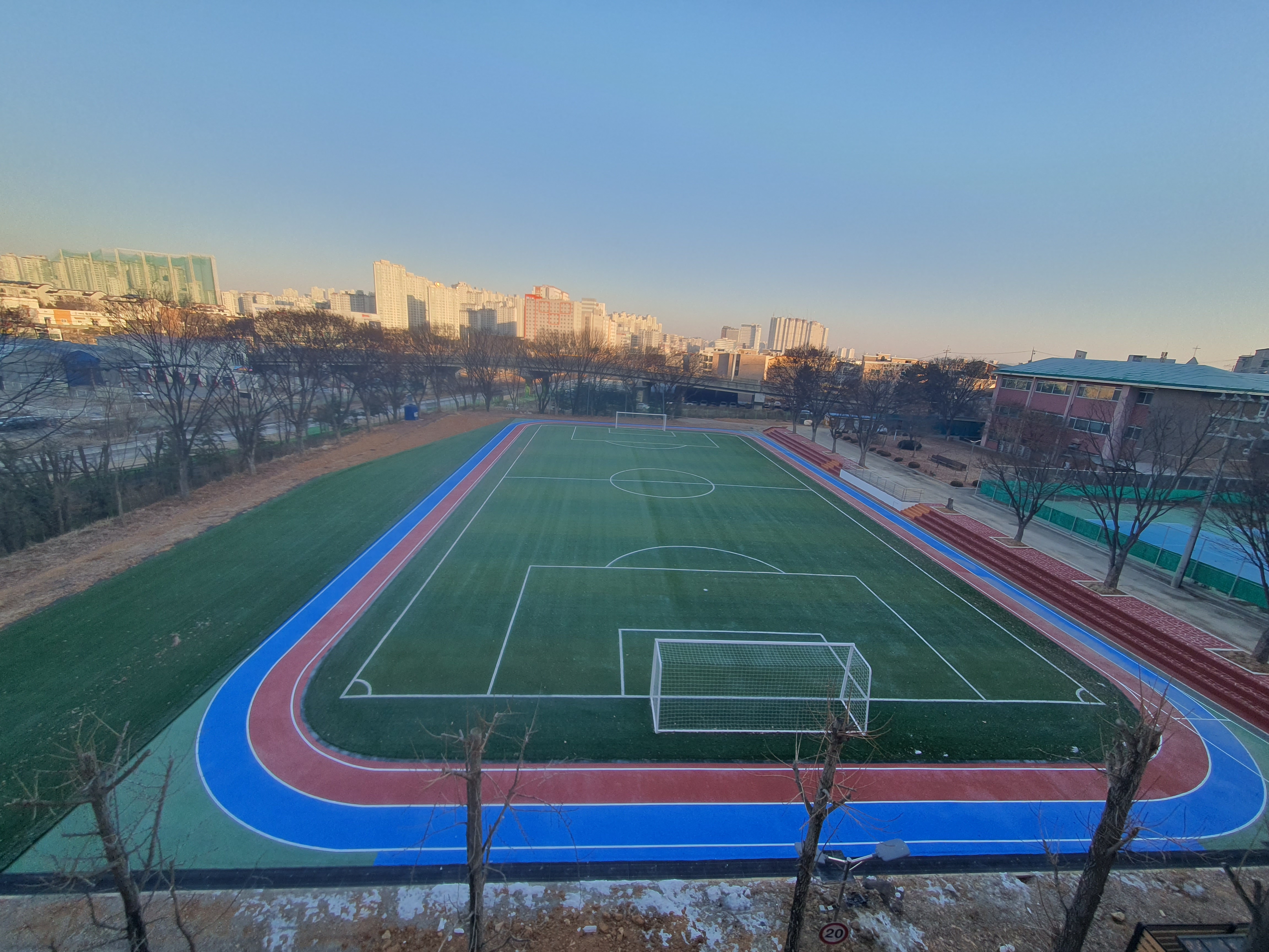 일산직업능력개발원 운동장 사진