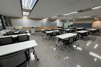 제주디지털훈련센터 다목적실 사진