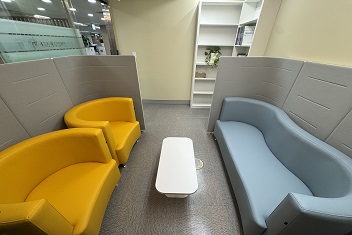 제주디지털훈련센터 상담실 사진